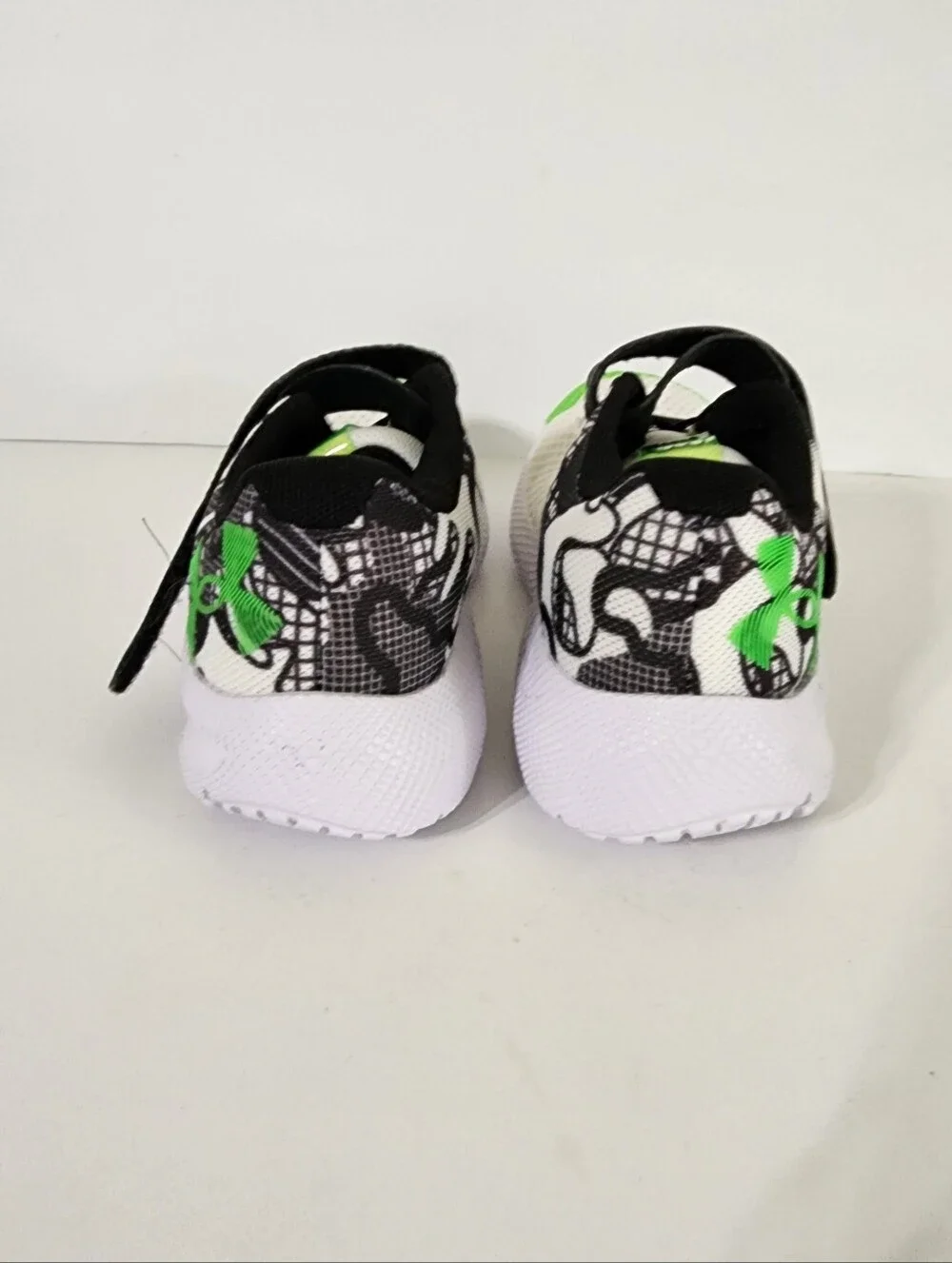 Under Armour Boys 2Y Pre-School UA Pursuit 2 Big Logo AC Colorshift Shoes